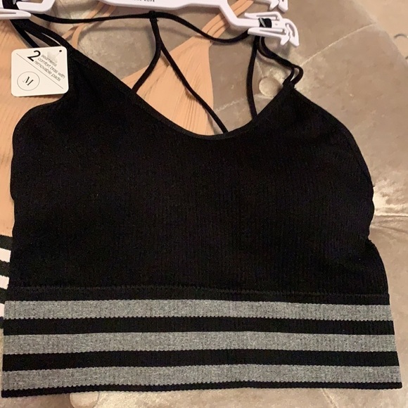 Set of 2 seamless ribbed bras/tops, removable pads - Picture 2 of 6